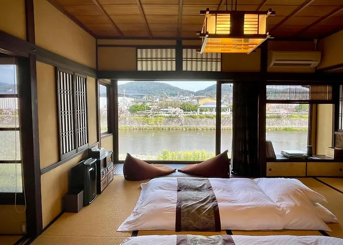 鴨川が一望できる京町家一棟貸しの宿　ケイズヴィラ